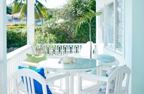 Falmouth Villa | ¿Pensando en unas vacaciones familiares? Hermosa escapada al paraíso tropical FUE $ 350