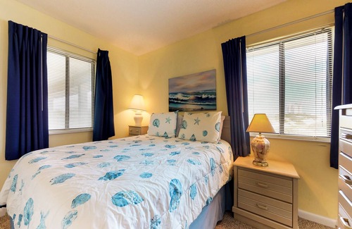 Fort Morgan Condominio | Third floor ocean view condo with shared pool, hot tub, and beach access