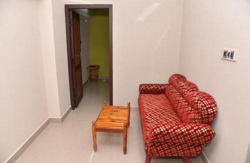 Kumbakonam Casa | Thirumalai Home Stay - Group & Family Stay Room VL Swami Malai Temple