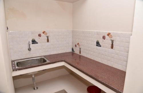 Kumbakonam Casa | Thirumalai Home Stay - Group & Family Stay Room VL Swami Malai Temple