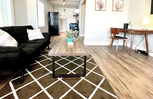 Central City Apartamento | This apartment is a 0 bedroom(s), 1 bathrooms, located in Corpus Christi, TX.