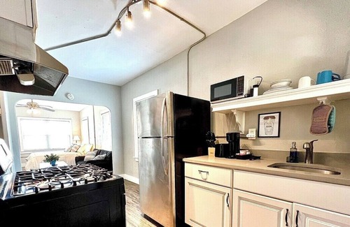 Central City Apartamento | This apartment is a 0 bedroom(s), 1 bathrooms, located in Corpus Christi, TX.