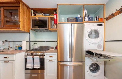 Lake Claire Apartamento | This apartment is a 1 bedroom(s), 1 bathrooms, located in Atlanta, GA.