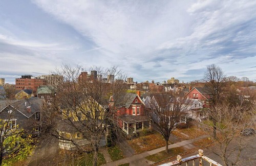 Downtown Rochester Apartamento | This apartment is a 2 bedroom(s), 1 bathrooms, located in Rochester, NY.