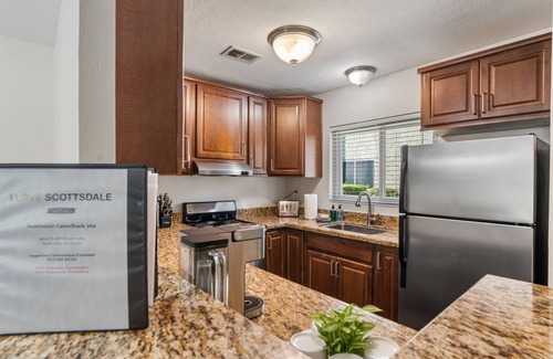 Lombardi Estates Condominio | This condominium is a 2 bedroom(s), 2 bathrooms, located in Scottsdale, AZ.