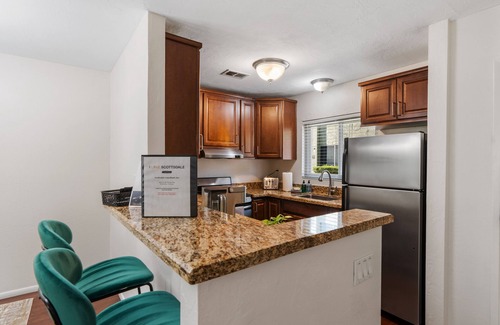 Lombardi Estates Condominio | This condominium is a 2 bedroom(s), 2 bathrooms, located in Scottsdale, AZ.