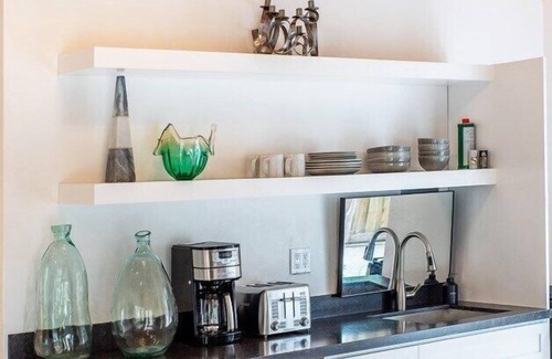 Montecito Cabaña | This cottage is a 0 bedroom(s), 1 bathrooms, located in Montecito, CA.