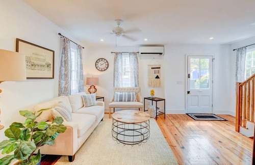 Westside Cabaña | This cottage is a 1 bedroom(s), 1.5 bathrooms, located in Charleston, SC.