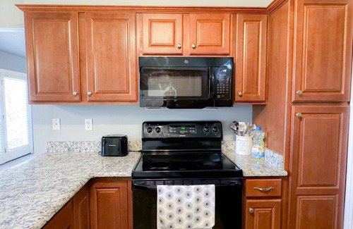 Business District Apartamento | Clean, Comfortable & Modern | Near Downtown