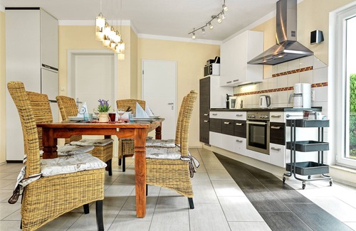 Kaltenhof Casa | This holiday home has a living space of 110 m², sleeps up to 6 people, two parki