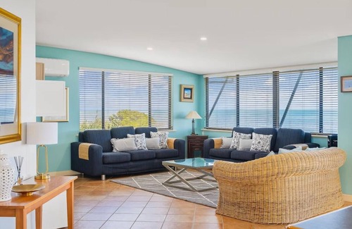 Peppermint Grove Beach Casa | This house is a 5 bedroom(s), 3 bathrooms, located in Peppermint Grove Beach, WA.