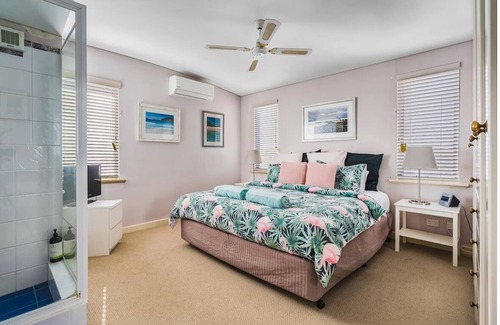 Peppermint Grove Beach Casa | This house is a 3 bedroom(s), 2 bathrooms, located in Peppermint Grove Beach, WA.