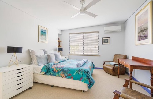 Peppermint Grove Beach Casa | This house is a 3 bedroom(s), 2 bathrooms, located in Peppermint Grove Beach, WA.