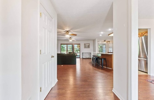 Paris Casa | This house is a 3 bedroom(s), 2.5 bathrooms, located in Paris, KY.