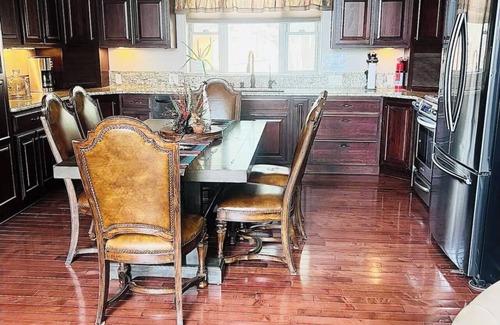 Ruidoso Downs Casa | This is a luxurious two-story mountain retreat tucked in Ruidoso Downs, NM.