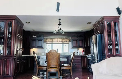 Ruidoso Downs Casa | This is a luxurious two-story mountain retreat tucked in Ruidoso Downs, NM.