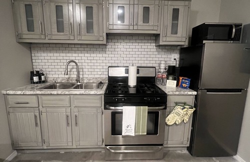Biggs Field Apartamento | This is a luxuriously new cozy studio