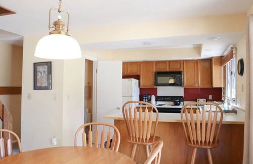 Chautauqua Condominio | This is a timeshare condominium complex located on the northern end of Chautauqua Institution at 20 Elm Lane.
