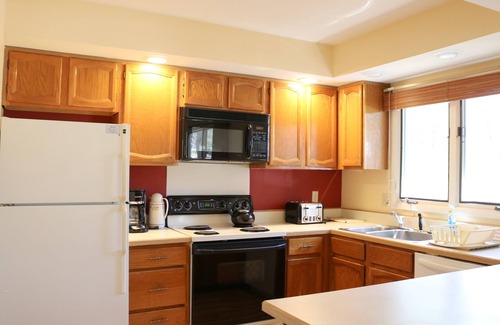 Chautauqua Condominio | This is a timeshare condominium complex located on the northern end of Chautauqua Institution at 20 Elm Lane.