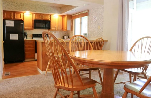 Chautauqua Condominio | This is a timeshare condominium complex located on the northern end of Chautauqua Institution at 20 Elm Lane