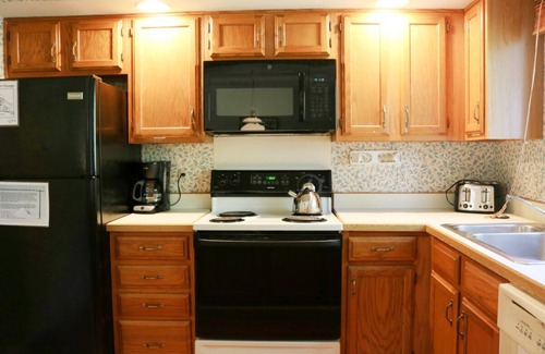 Chautauqua Condominio | This is a timeshare condominium complex located on the northern end of Chautauqua Institution at 20 Elm Lane