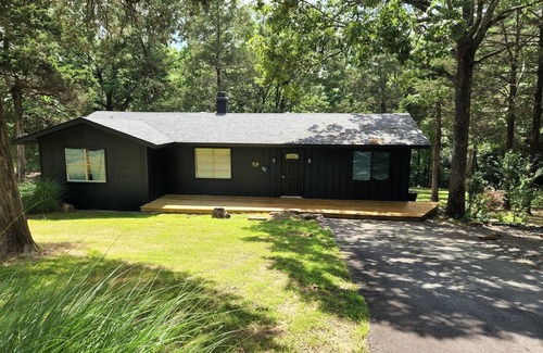 Greers Ferry Casa | This is Deep Chill! Relax in the hot tub or walk 3 minutes to the lake.