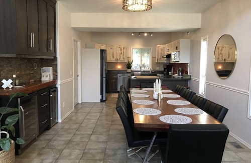 South Pandosy Casa | This professionally designed spacious house is perfect for holidays! LOCATION!!!