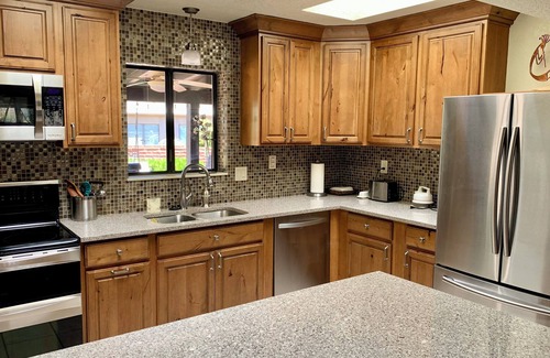 Country Club Estates Casa | This Southwestern Retreat has room for your family and friends to gather!