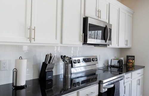 Lakewood Casa | This townhouse is a 3 bedroom(s), 2.5 bathrooms, located in Nashville, TN.