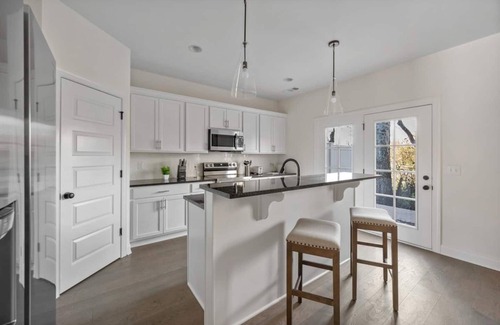 Lakewood Casa | This townhouse is a 3 bedroom(s), 2.5 bathrooms, located in Nashville, TN.