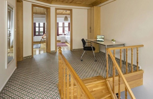 Bebek Casa | Newly Renovated Lavish Historic 6BR House! #102