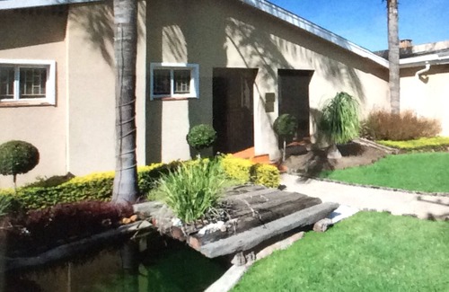 Paarl Casa | Este cálido, acogedor establecimiento moderno se encuentra dentro del Paarl Wineland de