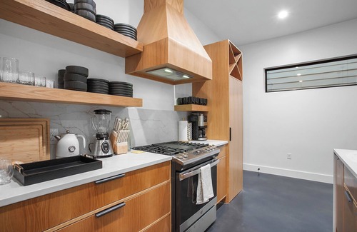 South Lamar Casa | Thonton Unit A & B