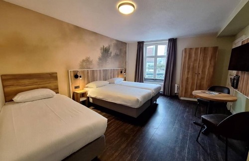 Thorn Hotel | Thorn Village Retreat – Stay in a Peaceful, Charming Dutch Town Near Shops