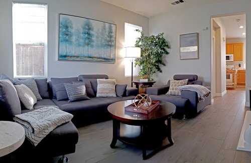 Port Hueneme Casa | ENCANTADOR 3 habitaciones 2. 5 baños Cape Cod Home