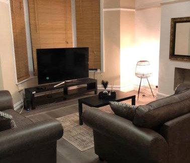 Roath Apartamento | Three Bedroom Apartment with Roof Terrace Near City Centre