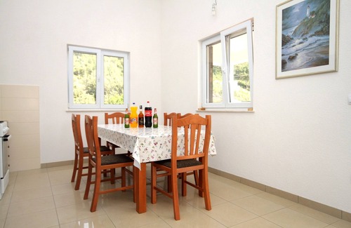 Gdinj Apartamento | Apartamento de tres habitaciones con terraza y vista al mar Bahía Skozanje, Hvar (A-4024-b)