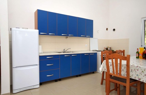 Gdinj Apartamento | Apartamento de tres habitaciones con terraza y vista al mar Bahía Skozanje, Hvar (A-4024-b)