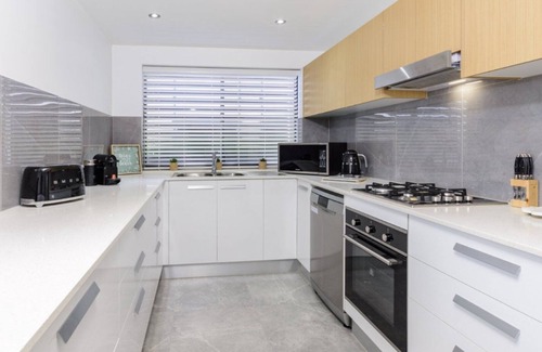 Sandstone Point Apartamento | Three Bedroom Harbourside Retreat