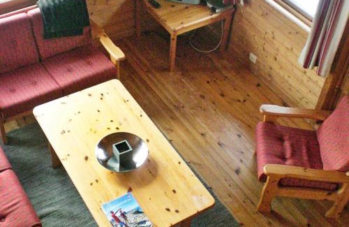 Eid Casa | Three-Bedroom Holiday home in Nordfjordeid 2