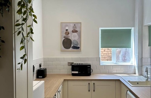 Salford Casa | Three Bedroom Home Manchester sleeps 9