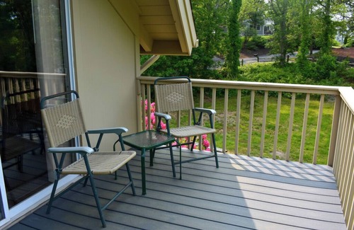 Dennis Casa | Three bedroom home sleeping 7 on Bayside with central air!