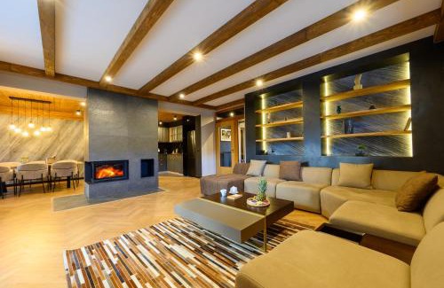 Vetrino Villa | Three Bedroom Luxury Villa