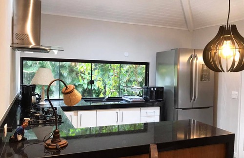 Frade Casa | Casa de 3 Dormitorios en el Mejor Condo. de Angra