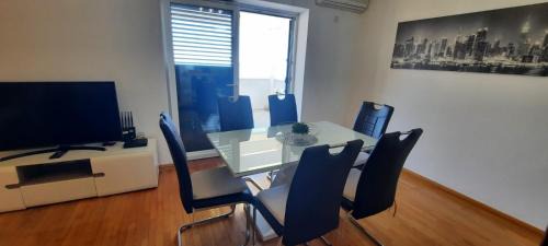 Sveti Stefan Apartamento | Three bedrooms family apartment with sea view Sveti Stefan