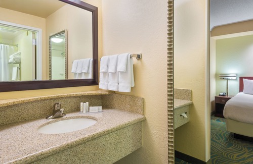 Biggar Casa | Three Convenient Room | Close to Gulf Coast Town Center | Enjoy Free Parking