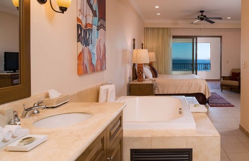 Loreto Villa | Tres suites Dedroom Estas unidades cuentan con tres habitaciones espectaculares, que varían