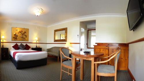 Katoomba Hotel | Three Explorers Motel