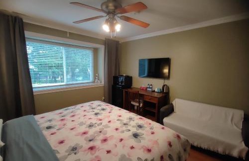 Burnaby Casa | Three Kittens Guesthouse