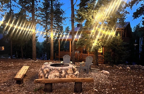 Meadow View Heights Cabina | Three level cabin with Hot Tub